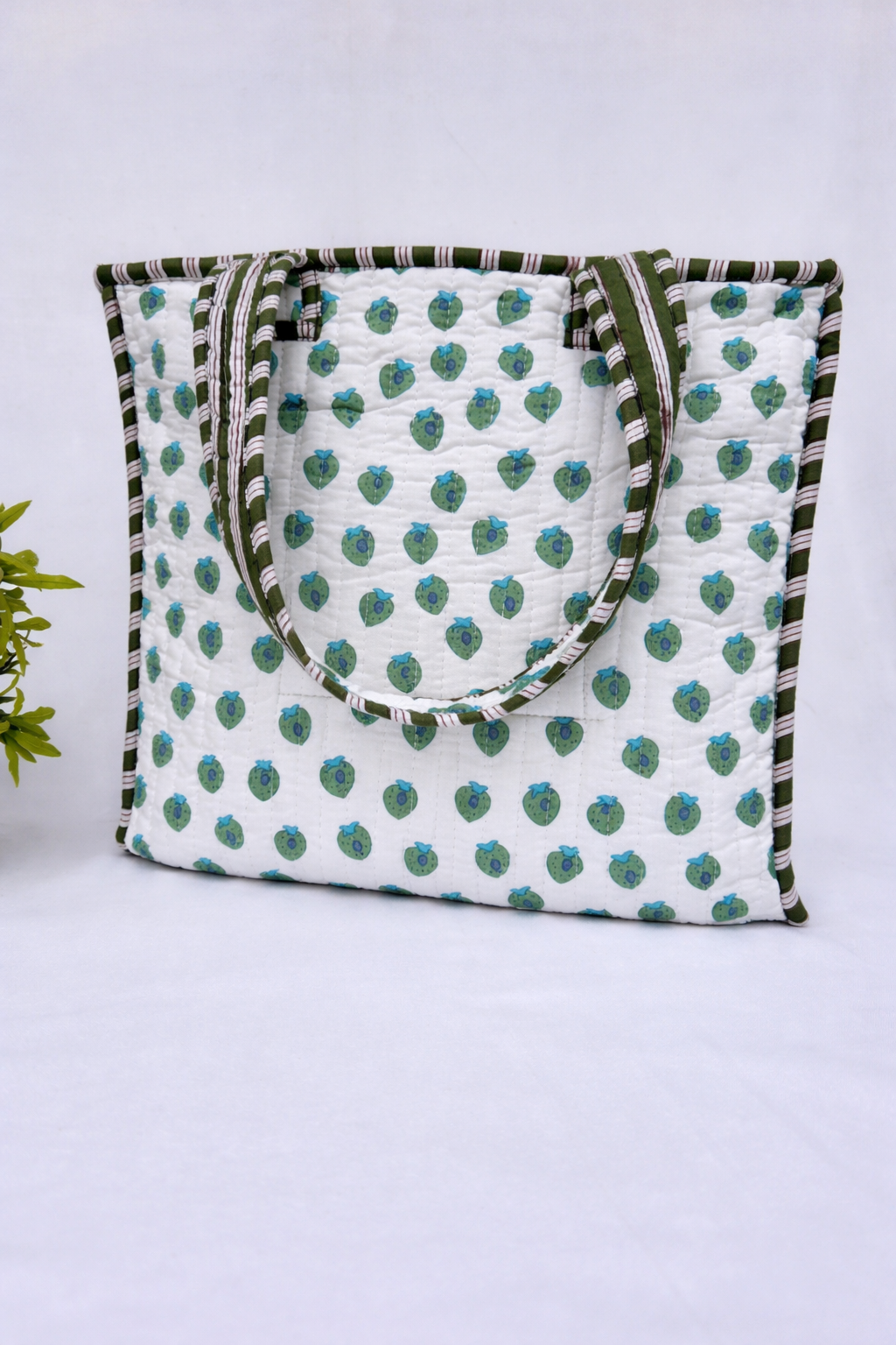 White Medium Quilted Tote with zipper