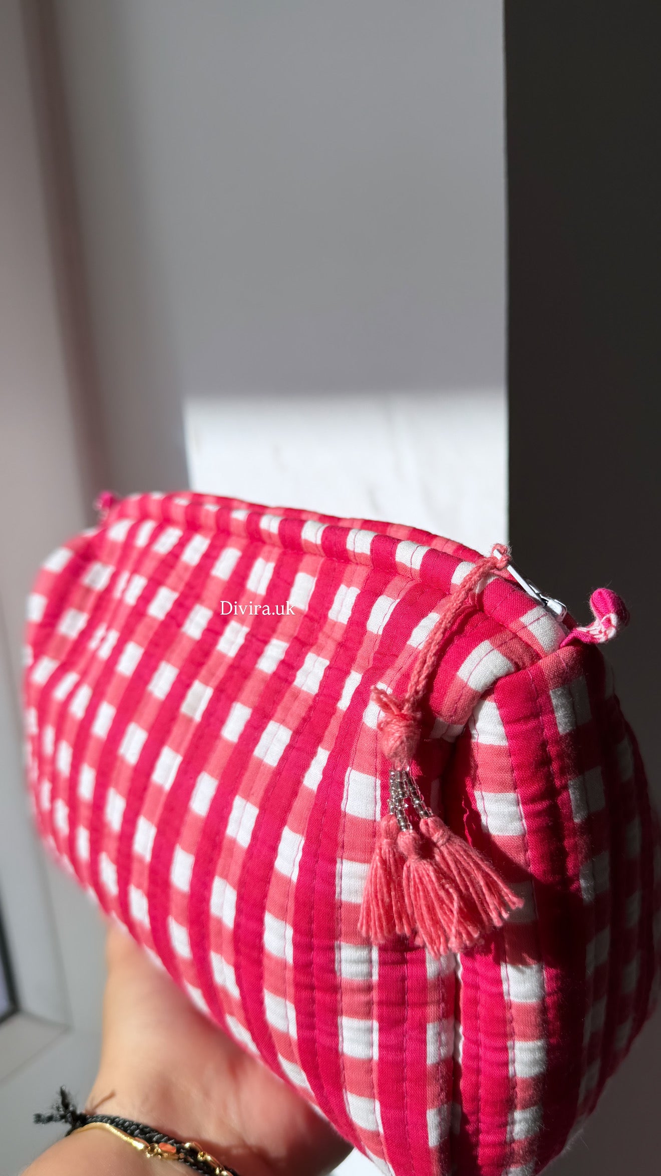 Red Gingham Quilted Pouch⭐️