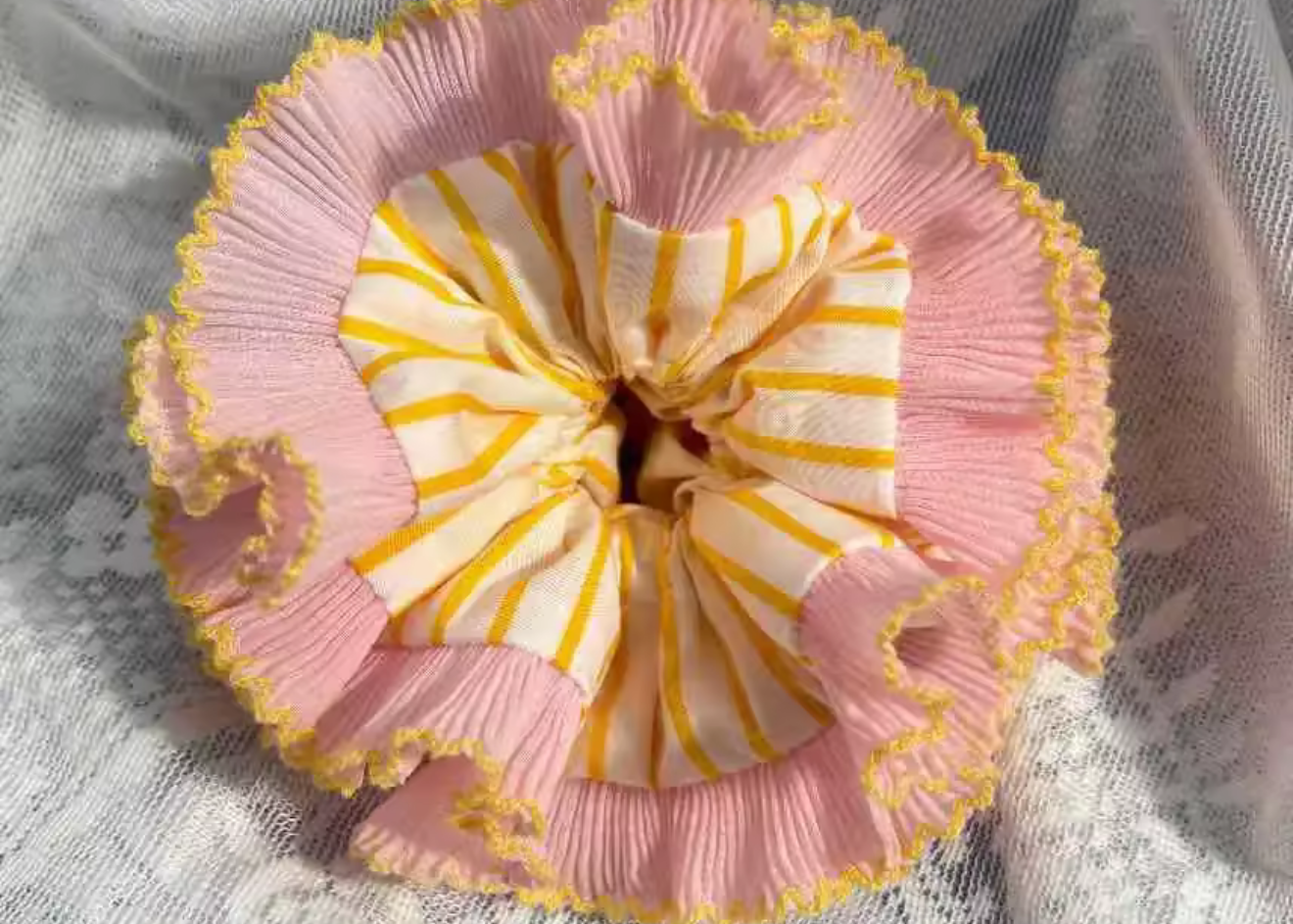 Yellow Stripes Scrunchie💛🧡
