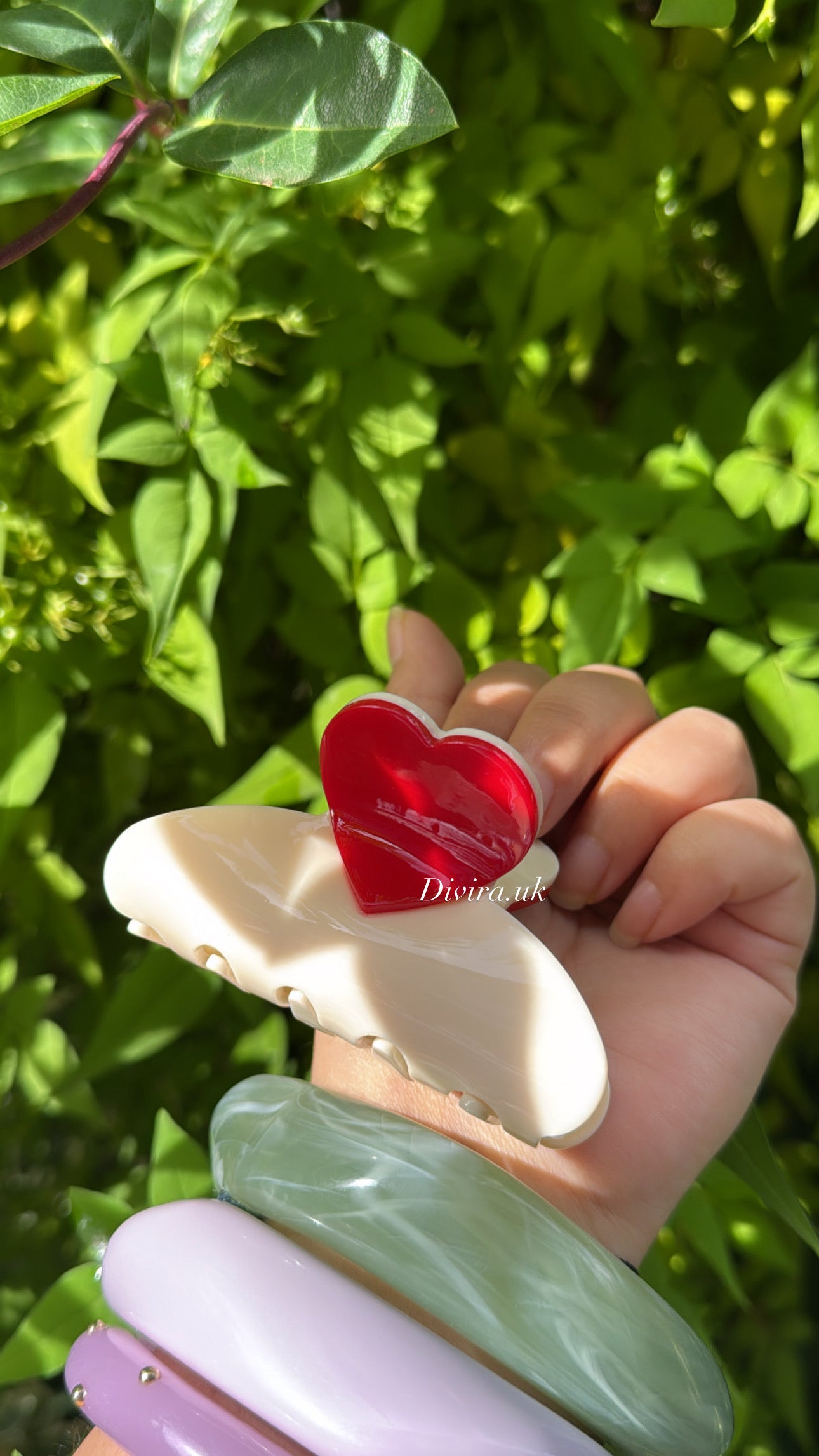 Red Heart ClawClip