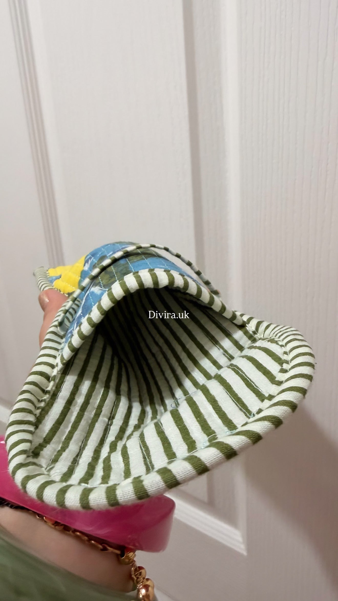 Quilted Glass Case