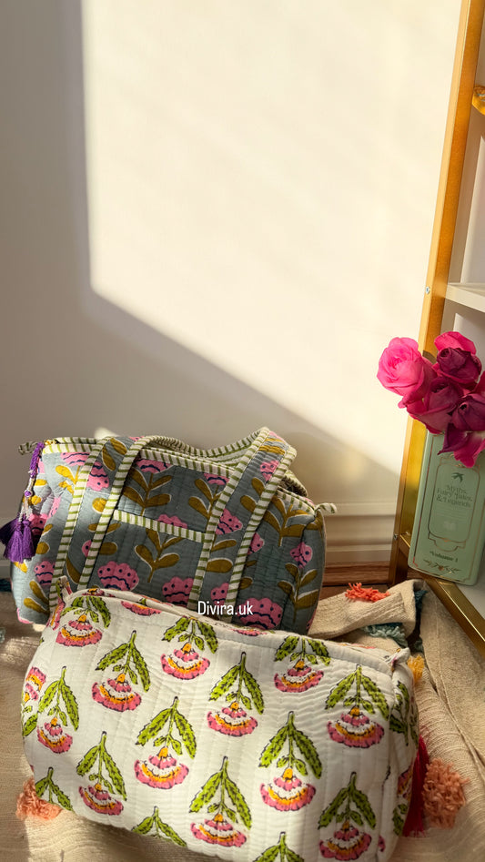 Combo 2 ( Duffle Bag and a washbag )
