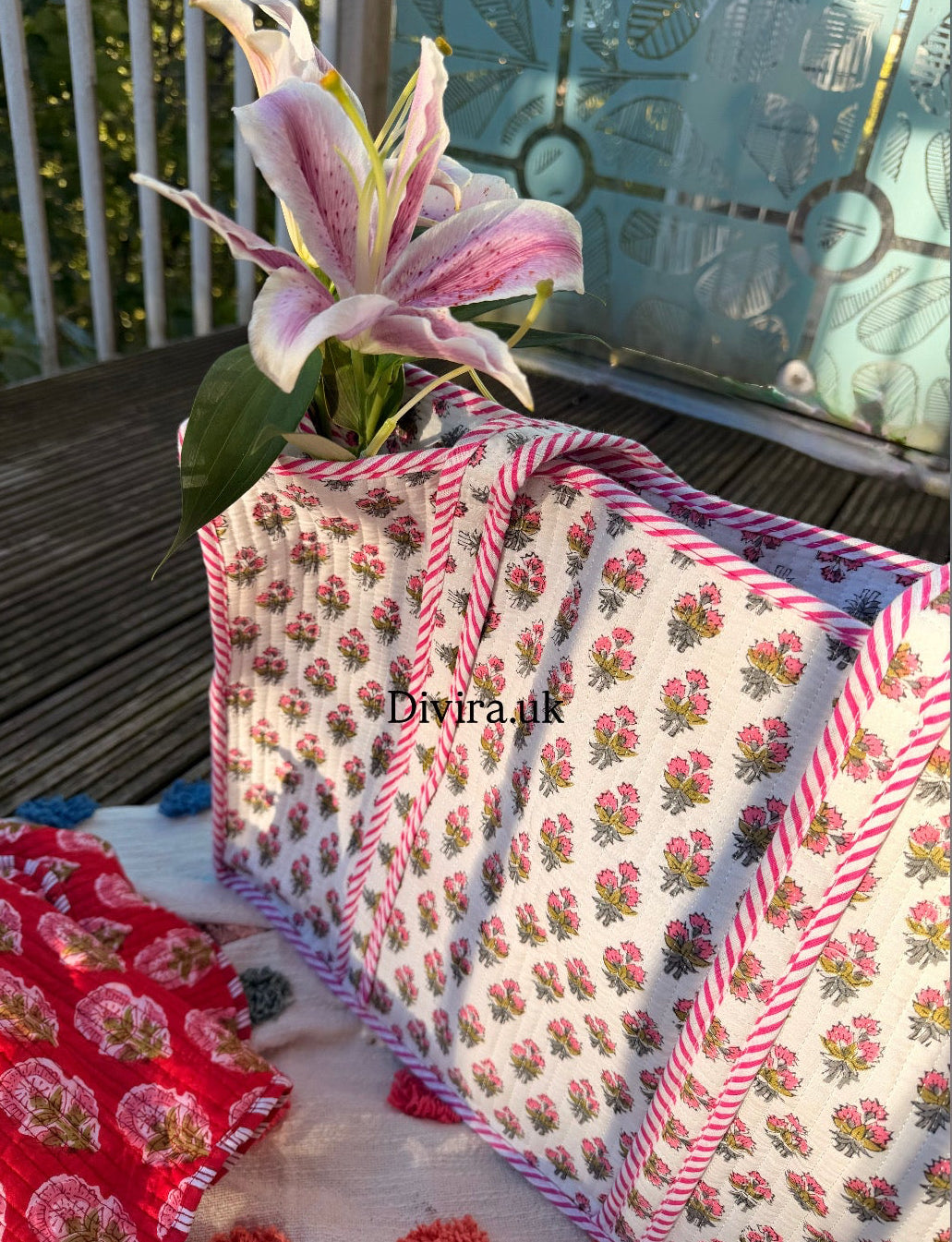 White Floral Large Tote With Zipper