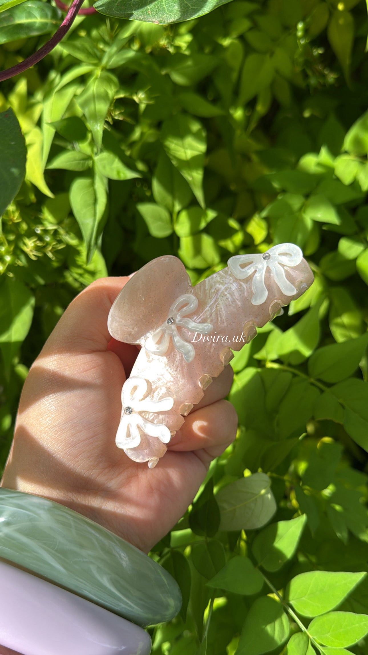 Beige Bow ClawClip