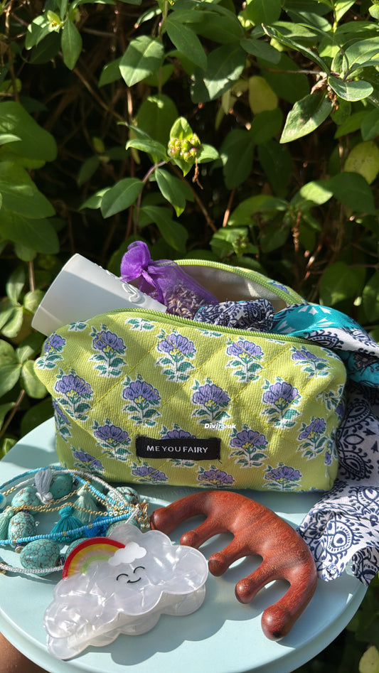 Pouch with zipper