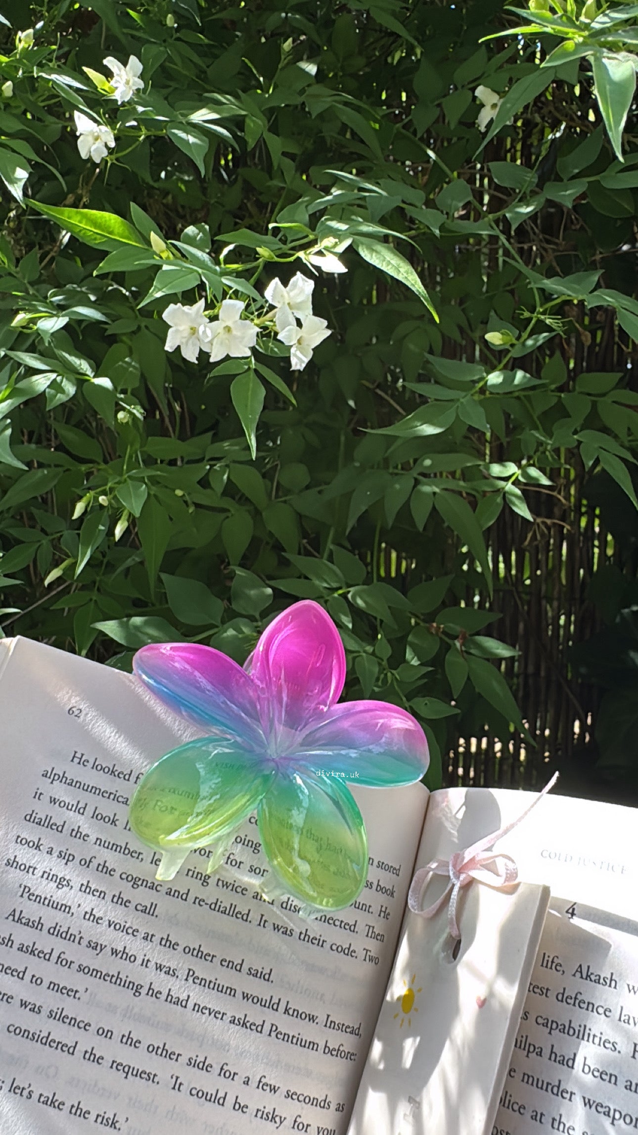 Pastel flower claw clip