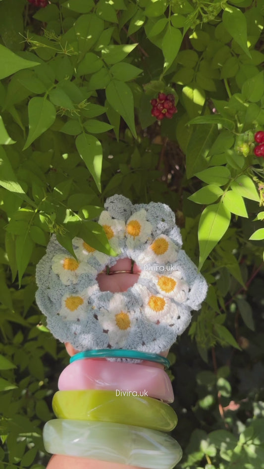 Crochet scrunchie