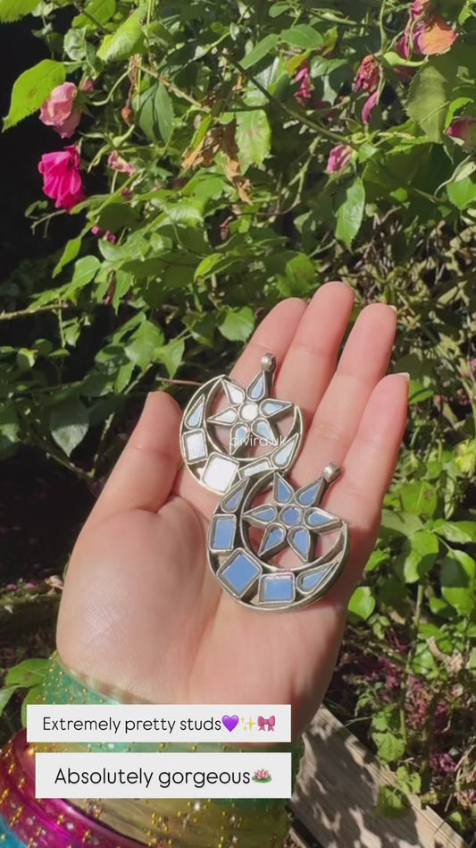 Moon studs